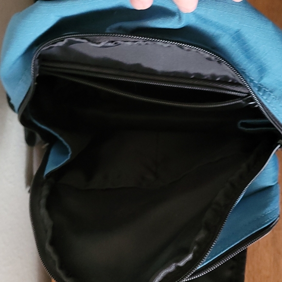 2/$15 CUTE mini backpack - Picture 5 of 6